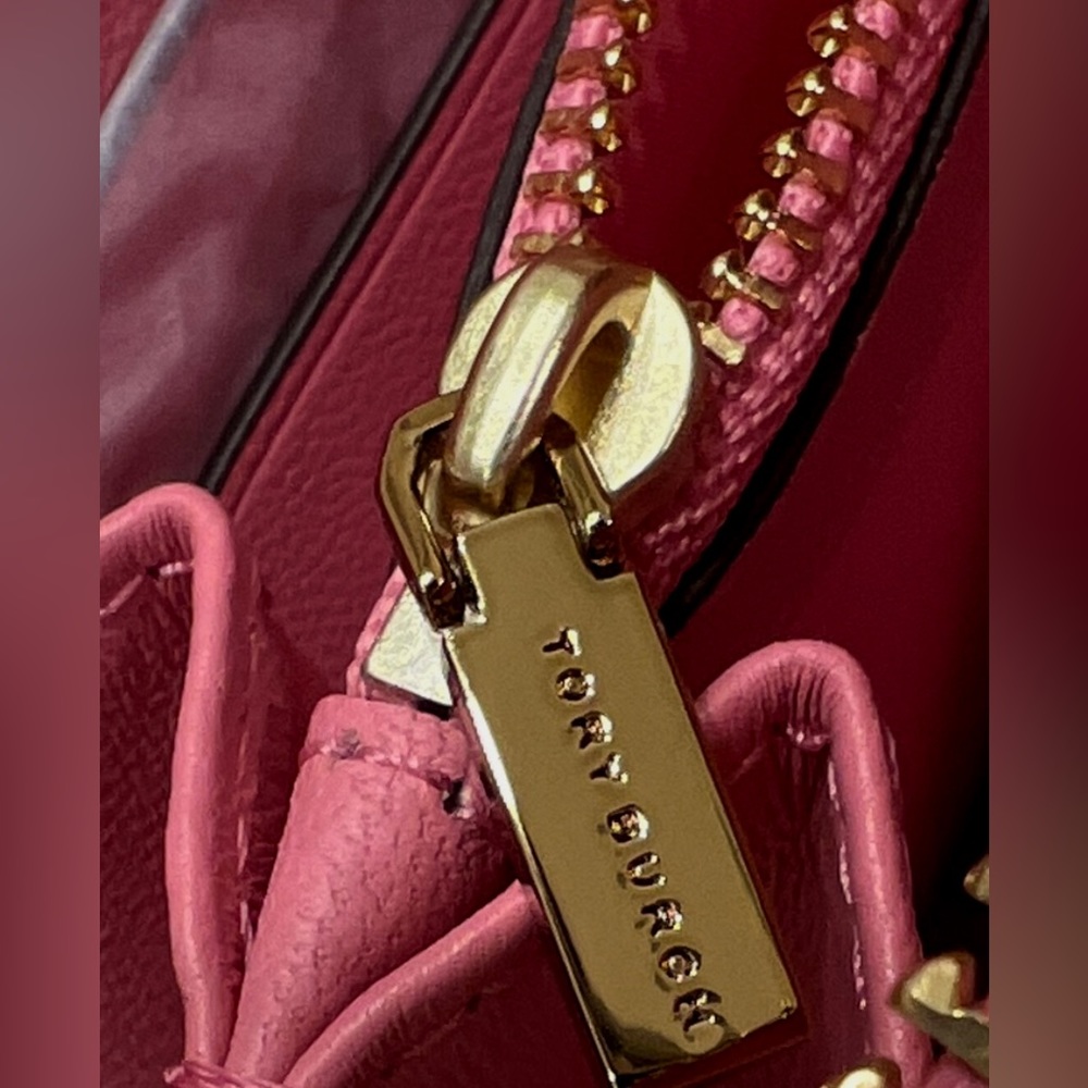 ✨SOLD✨ Tory Burch Kira Chevron zip continental wallet - Picture 5 of 13